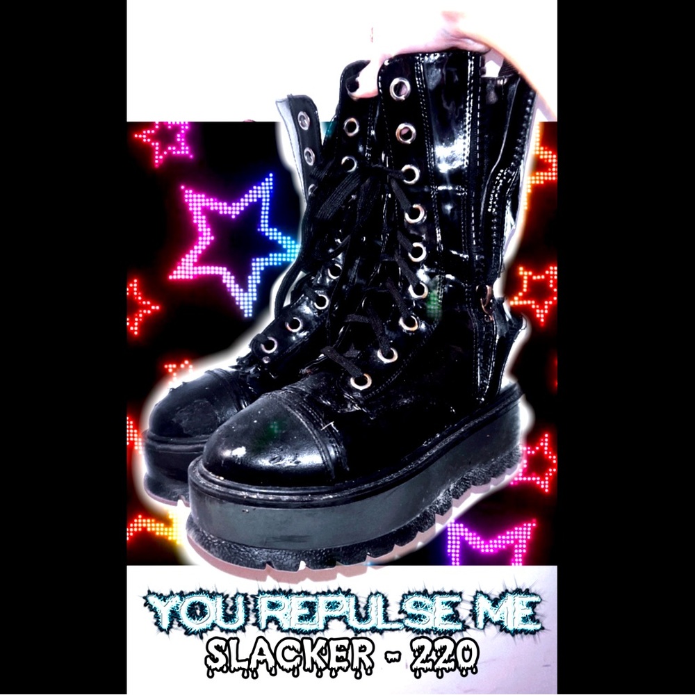 SLACKER - 220 DEMONIAS
